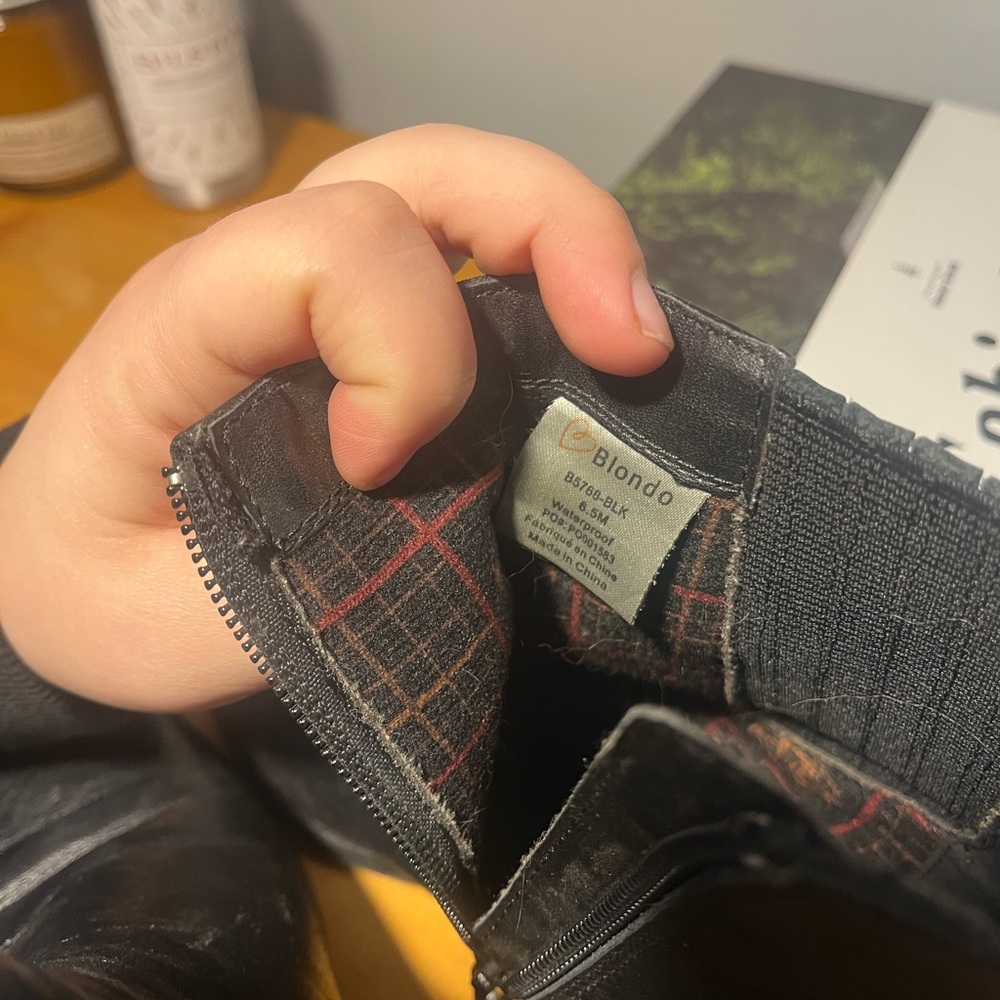 Blondo Black Leather Boots with Plaid Lining - Picture 2 of 3